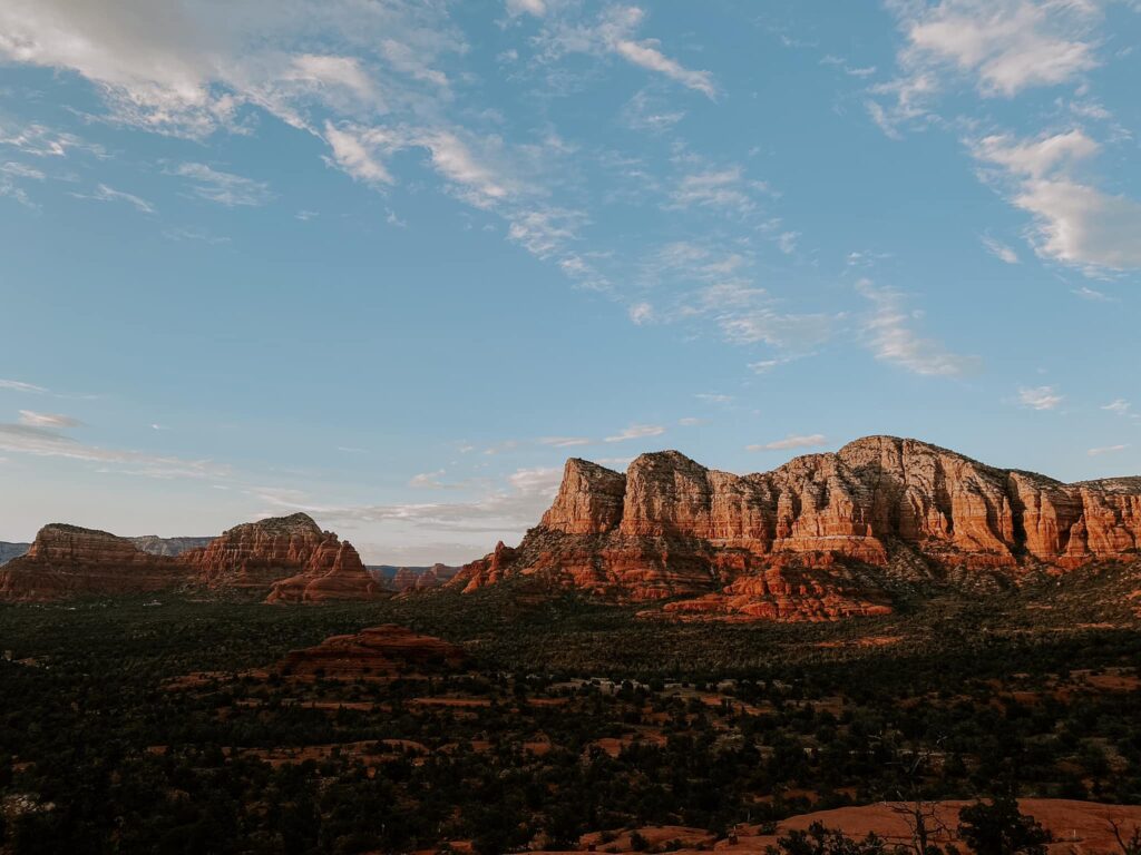 Sun setting in Sedona, Arizona during an adventure elopement